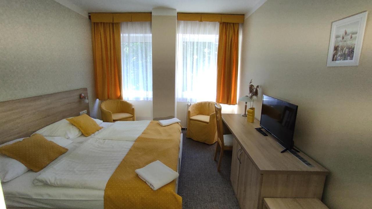 Parkhotel Sokolov Bagian luar foto
